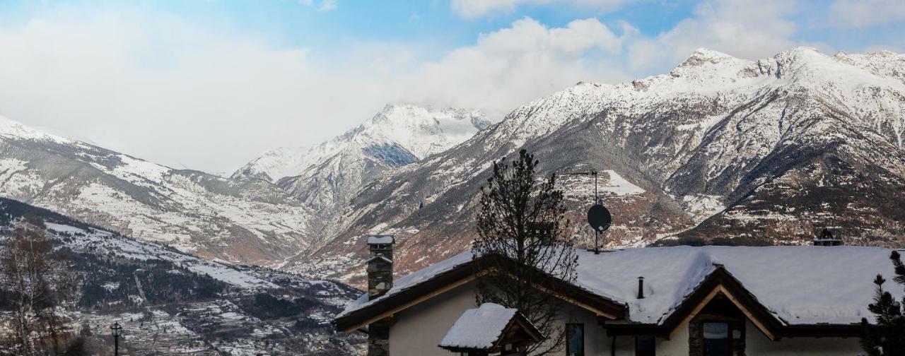 Nellali Villa Гресан Екстериор снимка